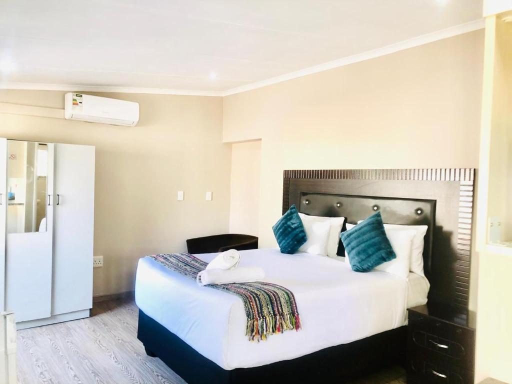 Room 4 at Chapman Guest House